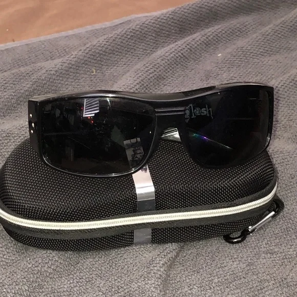 Spy Clash sun glasses with case.